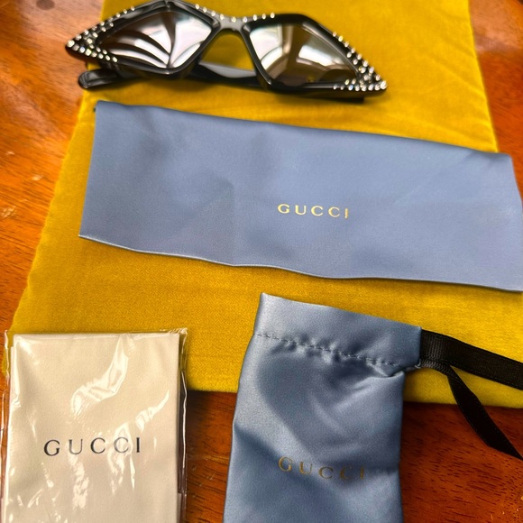 GUCCI NWOT RHINESTONE SUNGLASSES - Picture 10 of 10